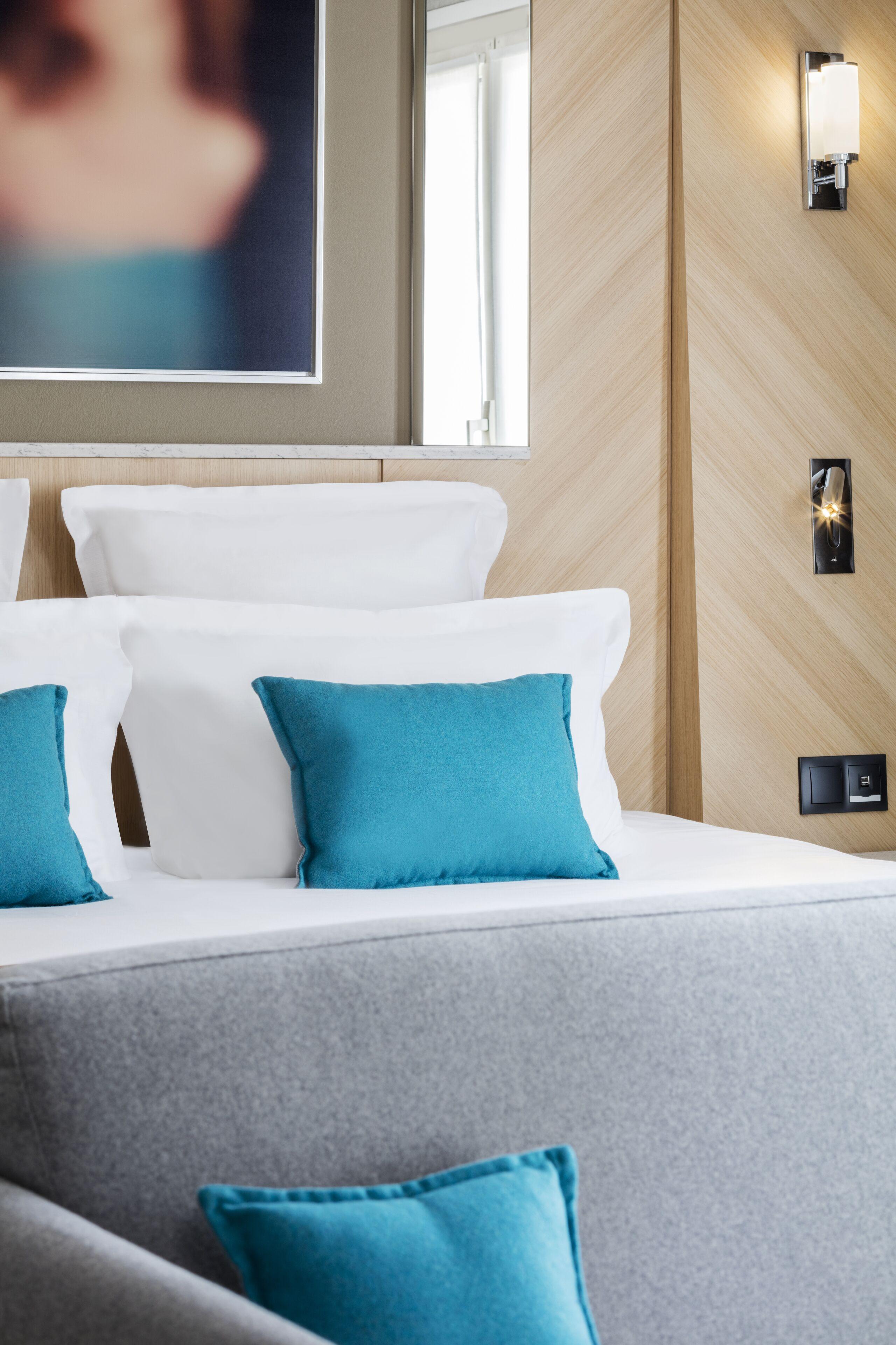 Louvre Saint-honore 4*