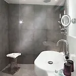 Louvre Saint-honore 4*