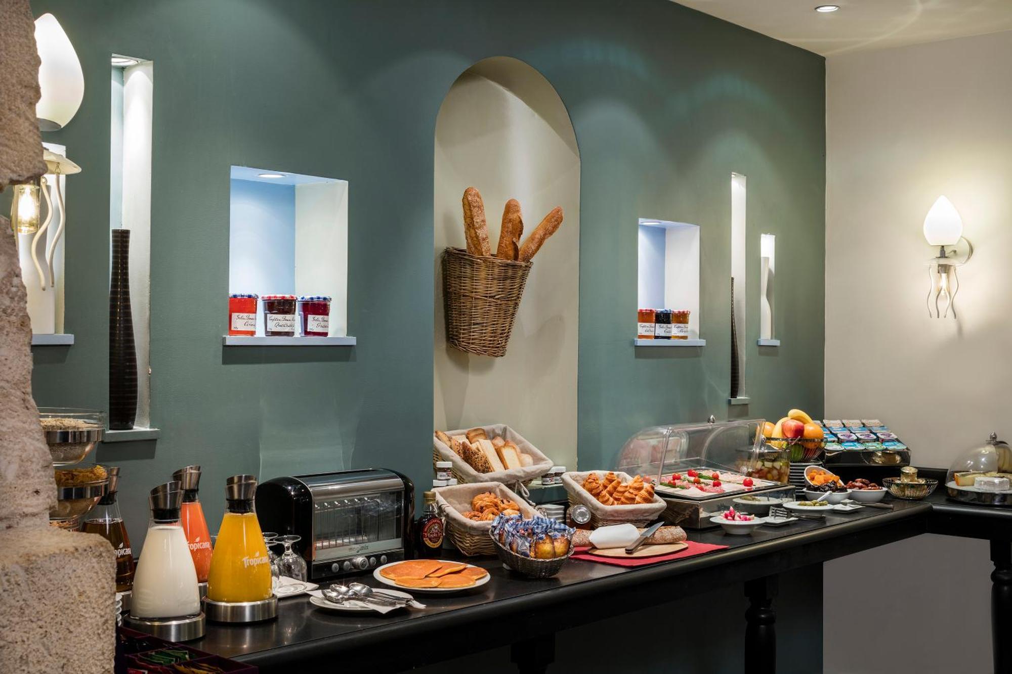 Louvre Saint-honore Paris